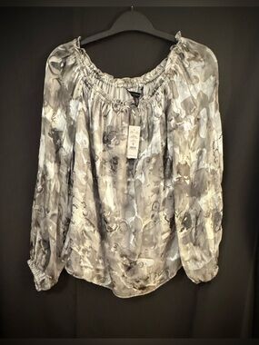 NWT-White House Black Market Floral/Watercolor Peasant Blouse. Size Medium.